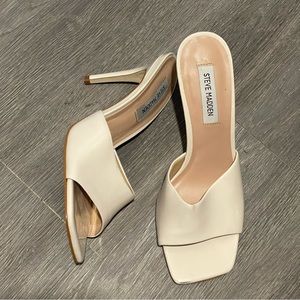 Creme patent Leather Steve Madden